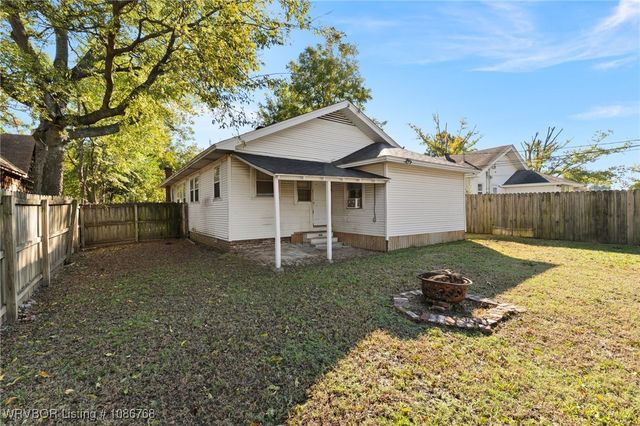 1020 S 16th Street, Fort Smith, AR 72901