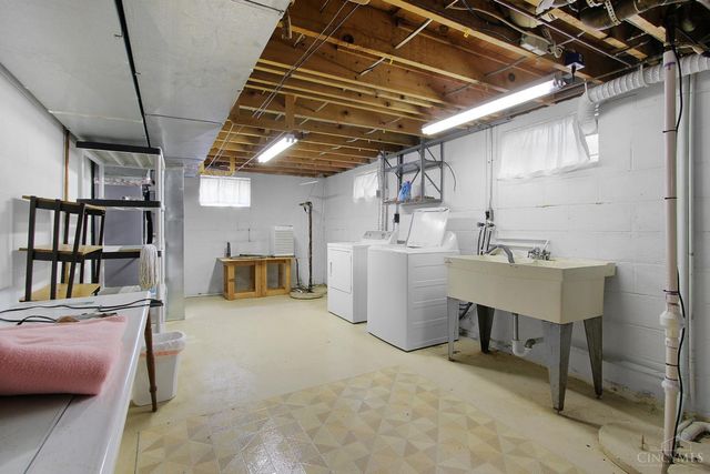 9046 W Saxton, West Chester, OH 45069
