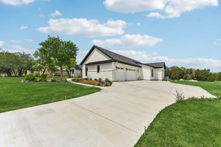 116 Tranquility Trails DR, Spicewood, TX 78669