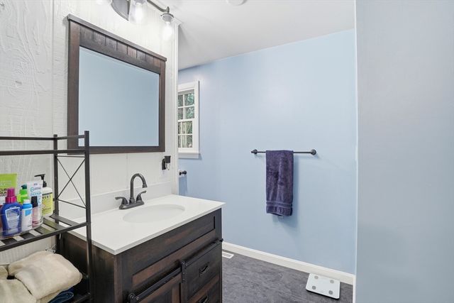 36 Blanchard Ter, Abington, MA 02351