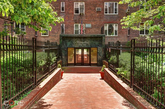 7610 34th Ave Apt 3B, New York City, NY 11372