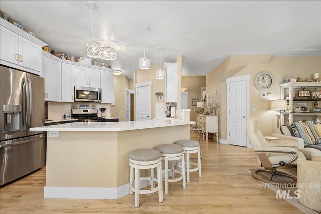 2264 E Comisky St, Meridian, ID 83646