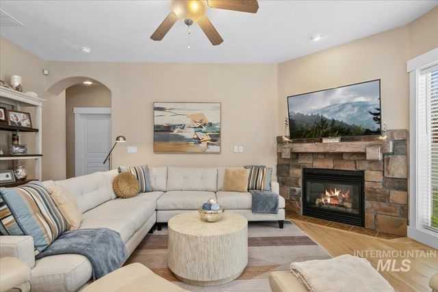 2264 E Comisky St, Meridian, ID 83646