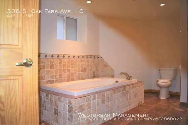 338 S Oak Park Avenue C, Oak Park, IL 60302