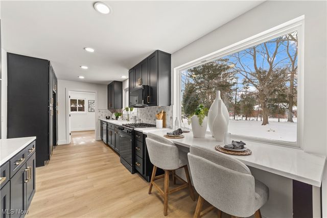 3350 Fairhill Drive, Rocky River, OH 44116