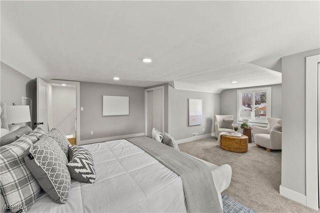 3350 Fairhill Drive, Rocky River, OH 44116