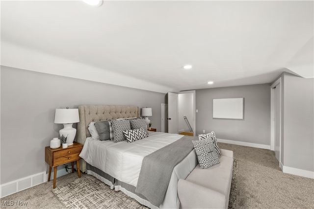 3350 Fairhill Drive, Rocky River, OH 44116