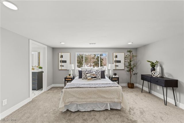 3350 Fairhill Drive, Rocky River, OH 44116