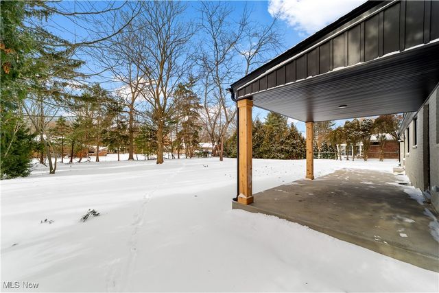 3350 Fairhill Drive, Rocky River, OH 44116