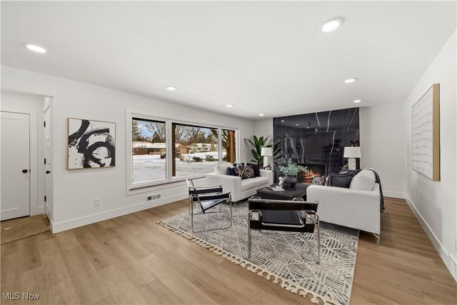 3350 Fairhill Drive, Rocky River, OH 44116