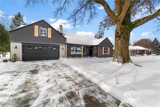 3350 Fairhill Drive, Rocky River, OH 44116