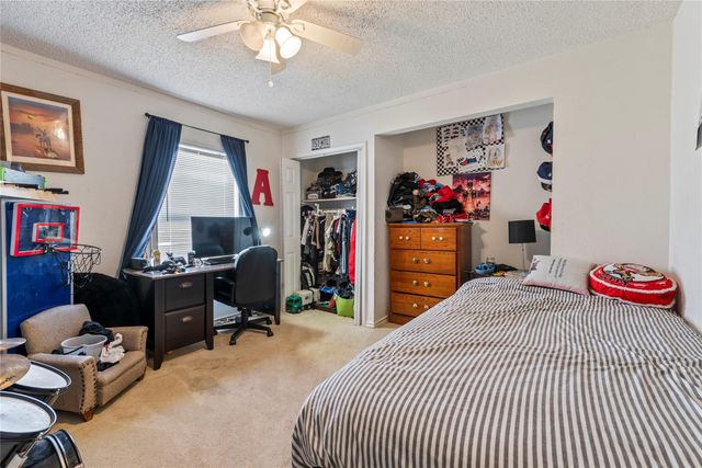 809 12th Avenue N, Texas City, TX 77590