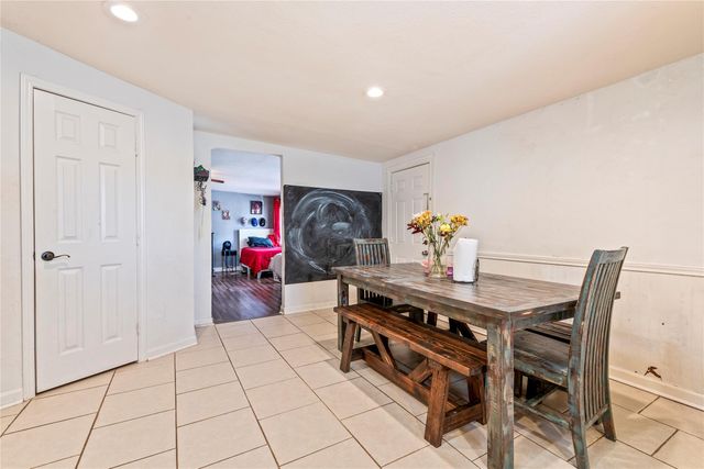 809 12th Avenue N, Texas City, TX 77590