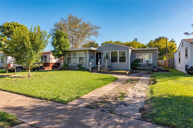 809 12th Avenue N, Texas City, TX 77590