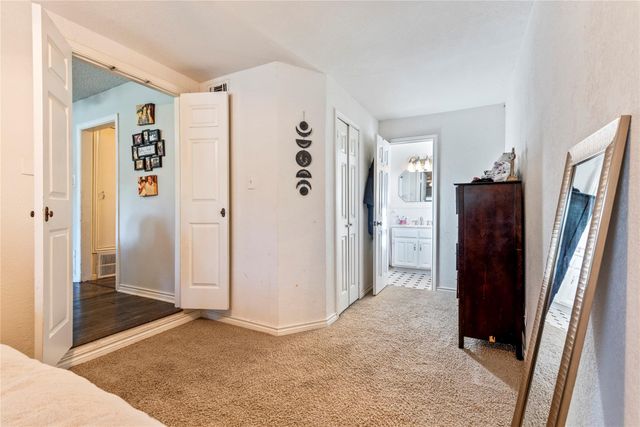 809 12th Avenue N, Texas City, TX 77590