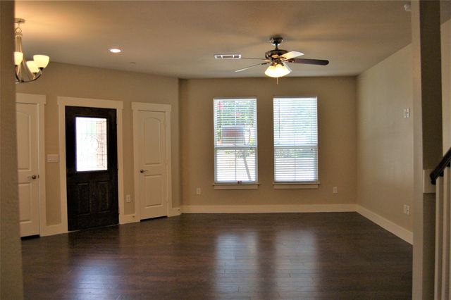 213 Lily Lane, Lewisville, TX 75057