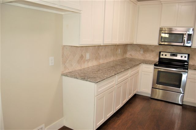 213 Lily Lane, Lewisville, TX 75057