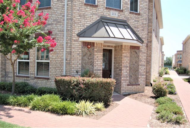 213 Lily Lane, Lewisville, TX 75057