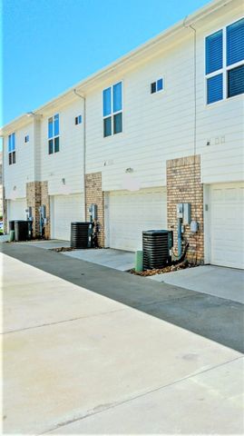 213 Lily Lane, Lewisville, TX 75057