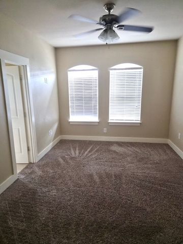 213 Lily Lane, Lewisville, TX 75057