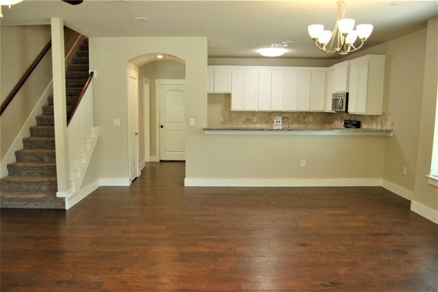 213 Lily Lane, Lewisville, TX 75057