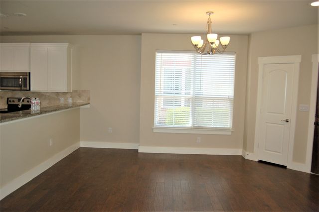 213 Lily Lane, Lewisville, TX 75057