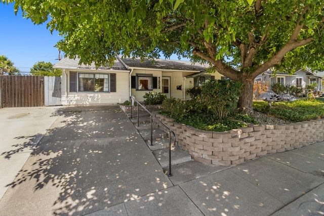 7028 Bismarck Dr, North Highlands, CA 95660