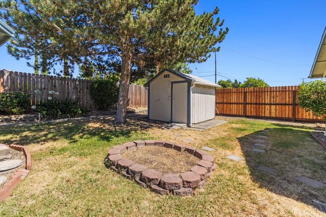 7028 Bismarck Dr, North Highlands, CA 95660
