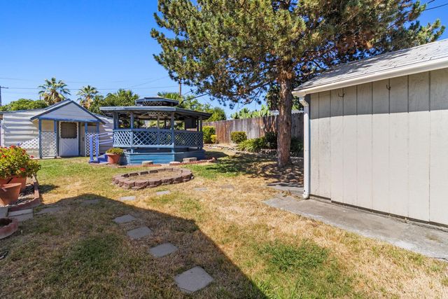 7028 Bismarck Dr, North Highlands, CA 95660