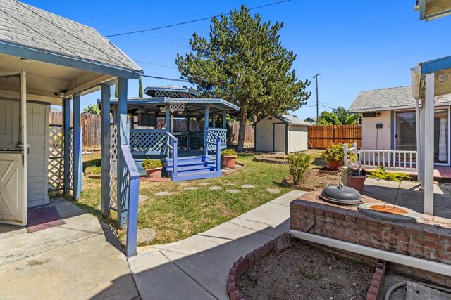 7028 Bismarck Dr, North Highlands, CA 95660