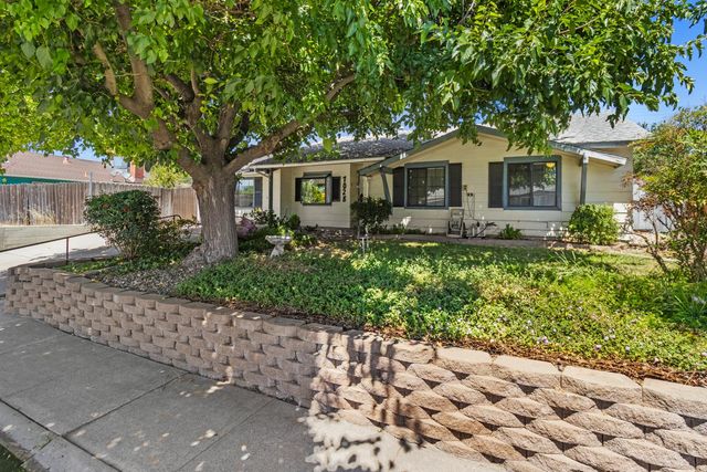 7028 Bismarck Dr, North Highlands, CA 95660