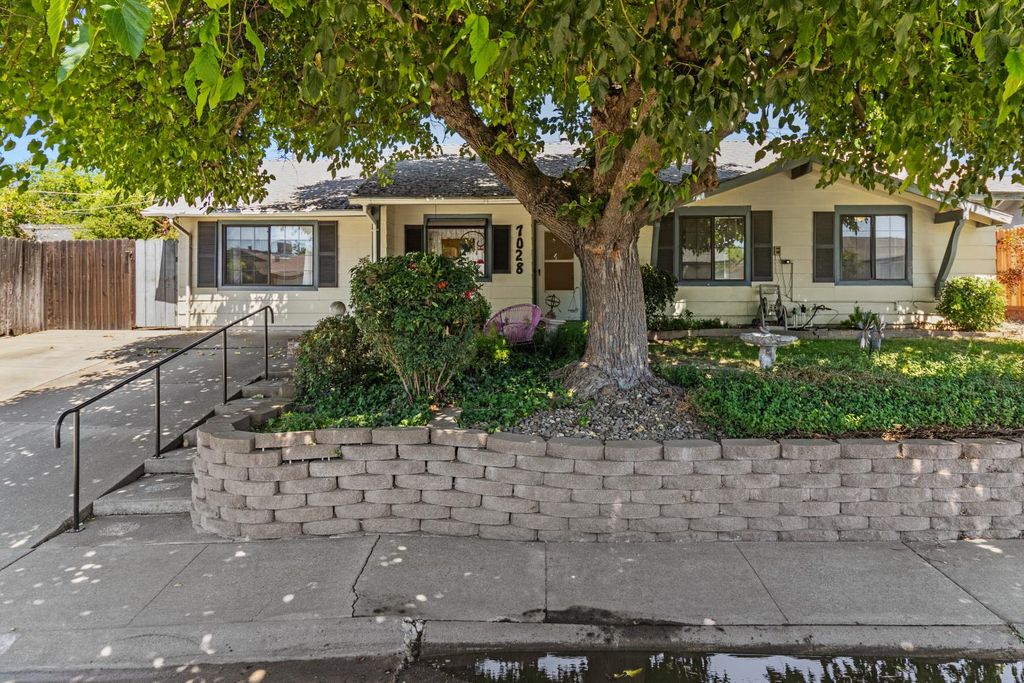 7028 Bismarck Dr, North Highlands, CA 95660