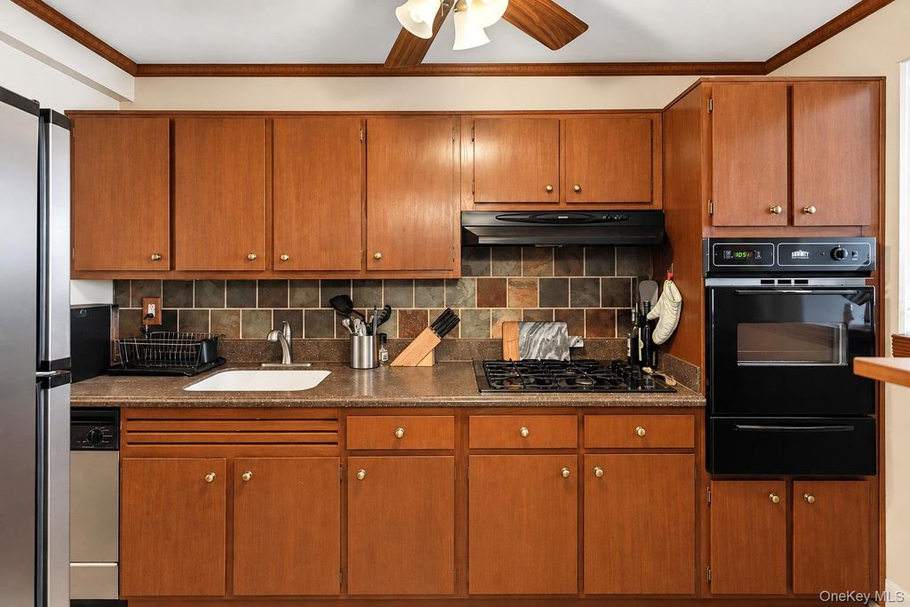 333 E Broadway 2K, Long Beach, NY 11561 — photo 4