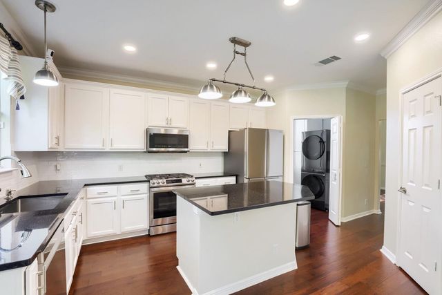 8215 Menlo Park PL, Round Rock, TX 78681