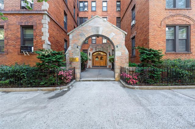 41-41 41st Street 5N, Sunnyside, NY 11104