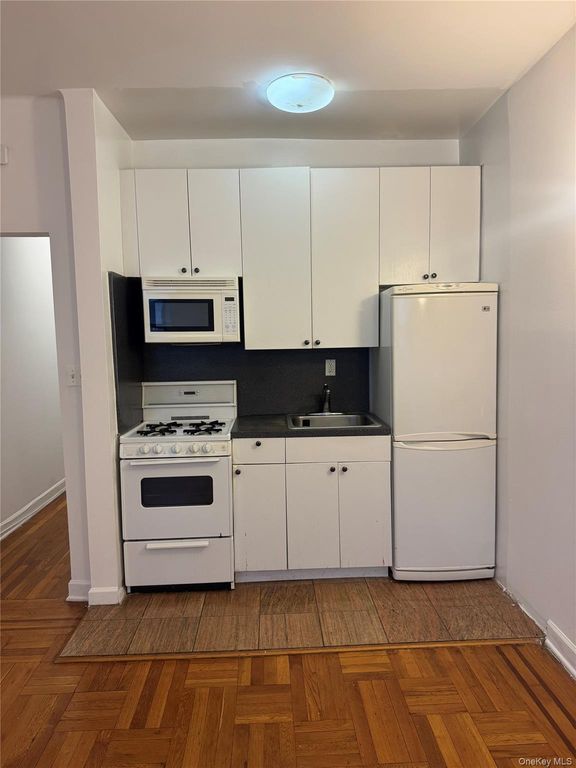 41-41 41st Street 5N, Sunnyside, NY 11104