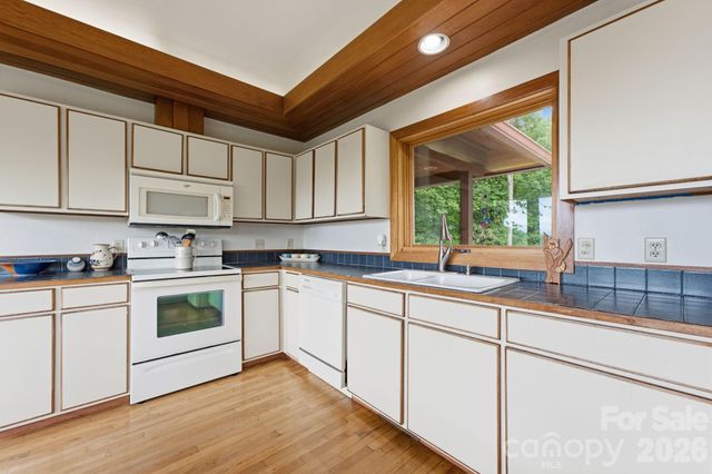 11150 Highway 19W Highway, Bryson City, NC 28713
