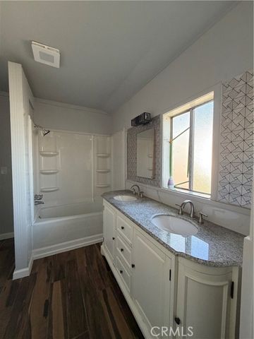 2521 P, Bakersfield, CA 93301