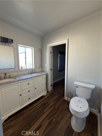 2521 P, Bakersfield, CA 93301