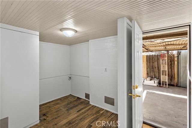 2521 P, Bakersfield, CA 93301