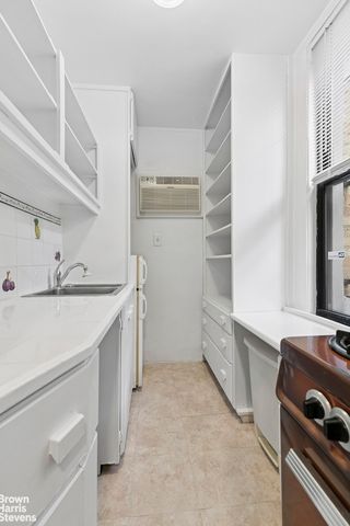 140 E 95th St Ste 1E, New York City, NY 10128