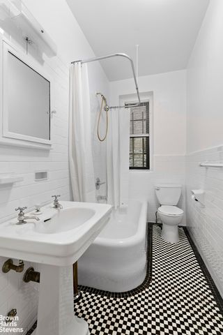 140 E 95th St Ste 1E, New York City, NY 10128