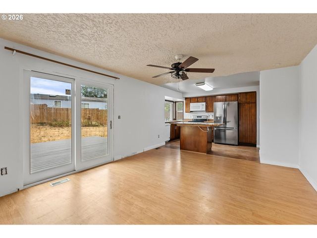 10606 Se 11TH Cir, Vancouver, WA 98664