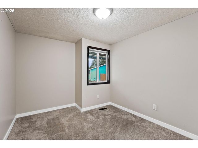 10606 Se 11TH Cir, Vancouver, WA 98664