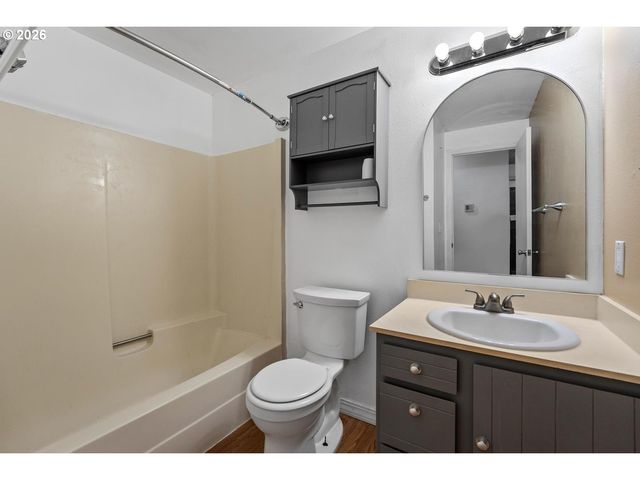 10606 Se 11TH Cir, Vancouver, WA 98664