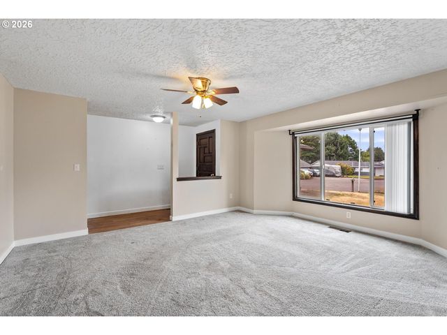 10606 Se 11TH Cir, Vancouver, WA 98664