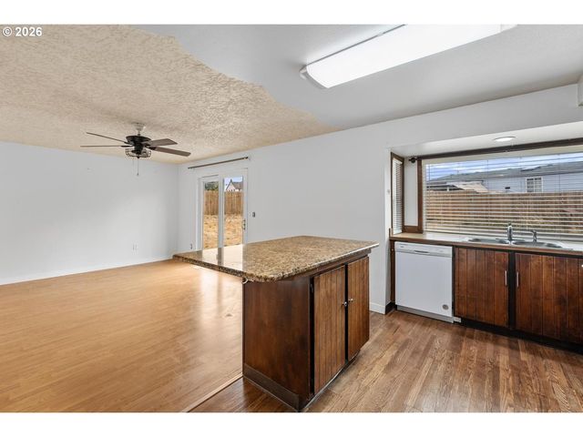 10606 Se 11TH Cir, Vancouver, WA 98664