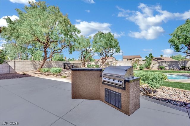 10086 Ashiem Street, Las Vegas, NV 89183