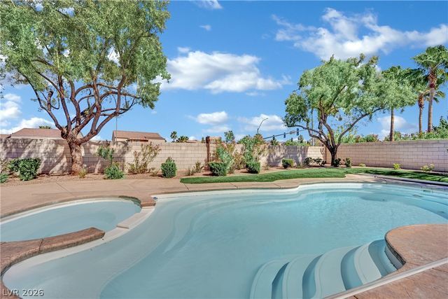 10086 Ashiem Street, Las Vegas, NV 89183