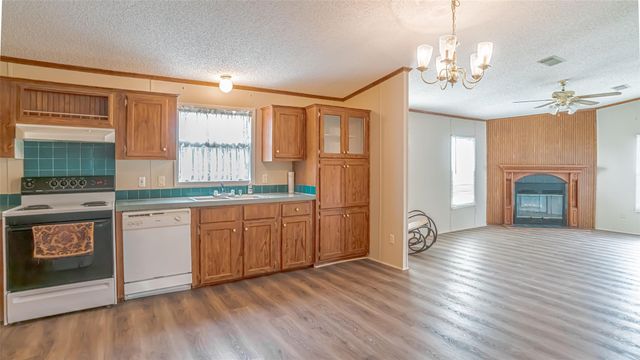 2717 Creek Drive, Granbury, TX 76048